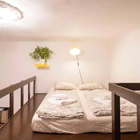 Quiet Cozy In Party Street E1 Appartement