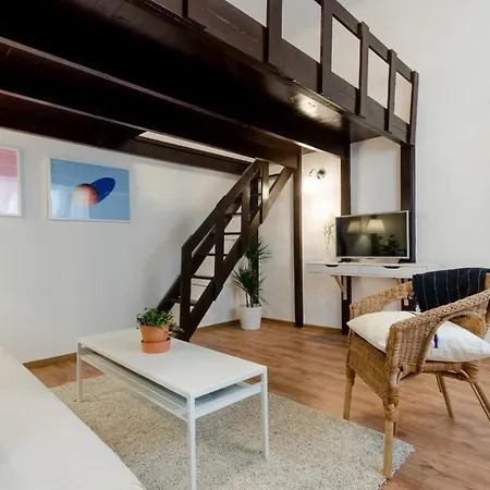 Quiet Cozy In Party Street E1 * بودابست