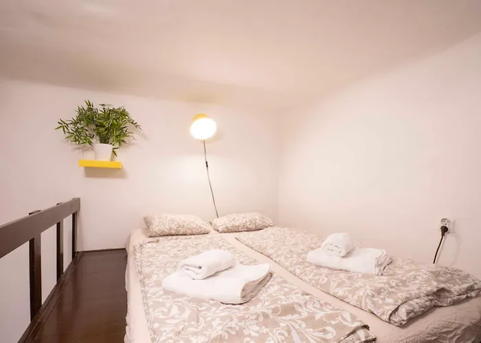 Lägenhet Quiet Cozy In Party Street E1 *